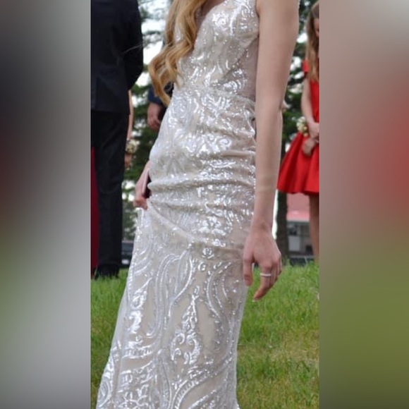 Ellie Wilde grad dress - Picture 3 of 4